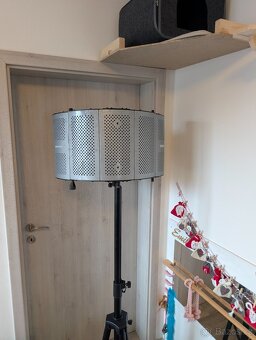 Akustický paravan+Zvuková karta+sluchátka+popfilter+stojan - 3