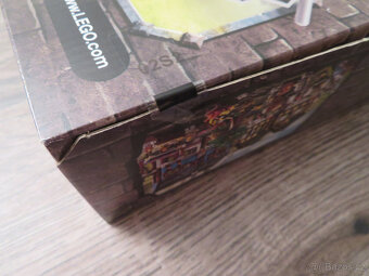 LEGO Castle 10193 Medieval Market Village - 3