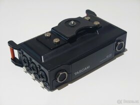 Tascam DR-70D field recorder 4x XLR - 3