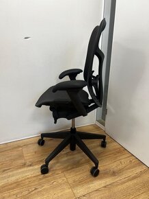 Kancelářská židle Herman Miller Mirra 2 Graphite Full Option - 3