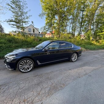 BMW 750d xDrive Limousine, krásné, nové v ČR, 1. majitel - 3