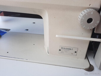 Průmyslový aut. šicí stroj jehelní podávání Juki DLN-5410N-7 - 3
