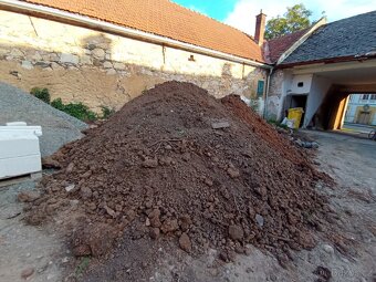 Daruji za odvoz hlínu. - 3
