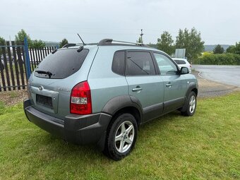Hyundai TUCSON 2,0 i - 3