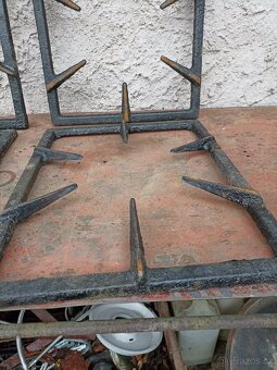 4 x litinový, odkládací rošt na horké hrnce - 3