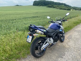 Suzuki GSR 600 - 3