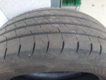 Letní pneumatikyGOODYEAR EFFICIENTGRIP PERFORMANCE 215/55 R - 3