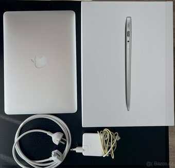 MacBook Air 2017, 8GB RAM, 256GB SSD - 3