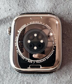 Apple Watch 11, 46 mm Natural Titanium Milanese - 3