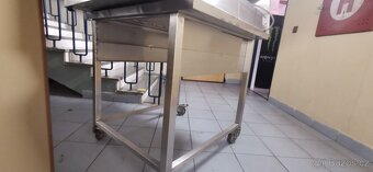 Nerezový stůl na kolečkách - 3