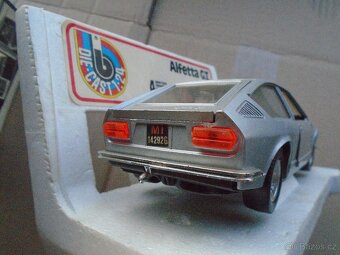 Stará Hračka Burrago Alfa - 3