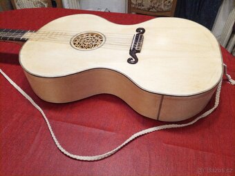 barokem inspirovaná kytara - 3