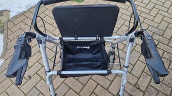 Chodítko pro seniory - 3