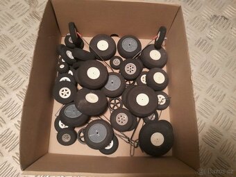 RC letadlo - náhradní díly - 3