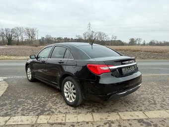 Chrysler 200 2,4L DOHC VVT Touring 2012 - 3