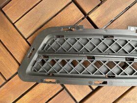 BMW Z4 e89 - mřížka předního nárazníku (51117203799) - levá - 3