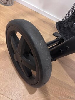 Kočárek zn. Lionelo - 3