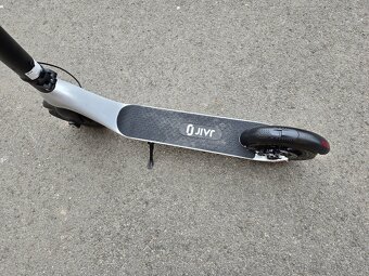 JIVR elektrická koloběžka JS 120 - 3