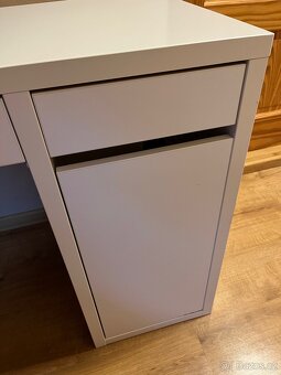 Psaci stul Micke Ikea - 3