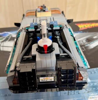 LEGO Icons 10300 Back to the Future Time Machine - 3