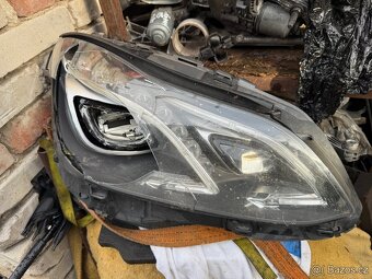 Mercedes w212 facelift pravý led světlomet komplet - na díly - 3