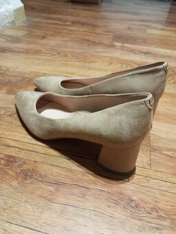 Dámské béžové boty na podpatku velikost 41 - 3