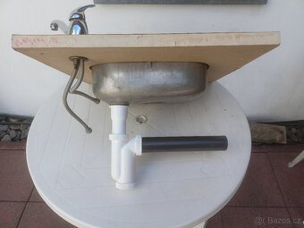 Nerez dřez v desce s baterií - 3