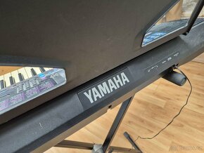 Klavesy Yamaha PSR230 CE s adapterem a se stojanem - 3