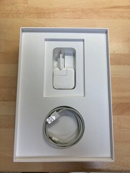 iPad 7. generace Wi-Fi, 32 GB v top stavu - 3