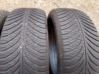 215/55/17 94v Goodyear - celoroční pneu 4ks - 3