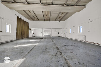 Výrobní, skladovací prostor na pozemku o výměře 19.464 m2 v - 3