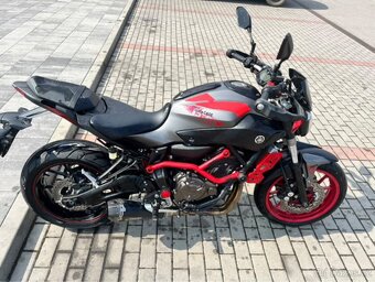 YAMAHA MT-07 - 3