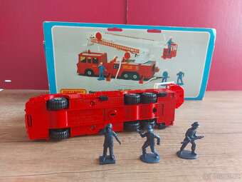 K-39 Snorkel Fire Engine - 3