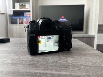 Panasonic Lumix GH5 + Lumix G Vario 12-60mm + prislusenstvi - 3