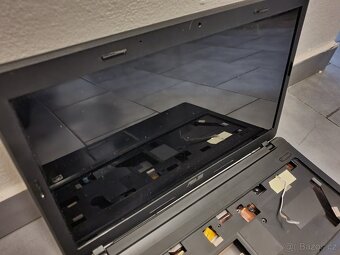 Tělo Asus X54H. - 3