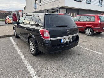 Opel Astra H 1.6i 85kW 2007 - 3