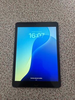 iPad 9. generace 64GB + příslušenství - 3