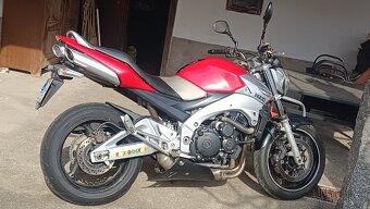 Suzuki GSR 600 - 3