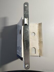 Zadlabací WC zámek - FAB 190/140, levý - 3