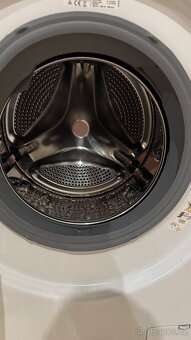 Pračka se sušičkou LG F4DN508N0 – spolehlivá a tichá - 3