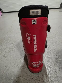 Salomon T3
Velikost 23/23,5 (velikost nohy dítěte).
 - 3