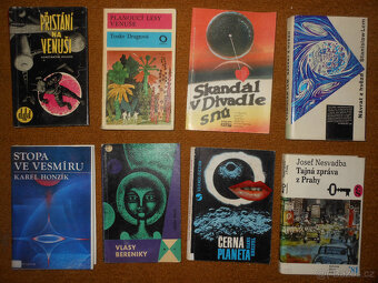 Knihy - scifi, válečné, klasika - 3