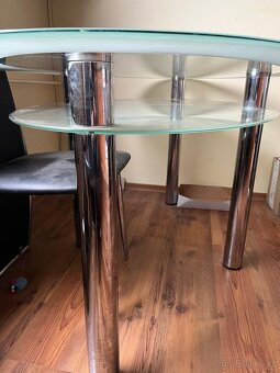 Prodám skleněny kuchyňski stul. - 3