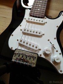 Elektrická kytara  - Harley Benton ST-JUNIOR BK - 3