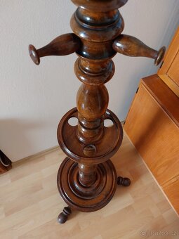Starožitný věšák - 3
