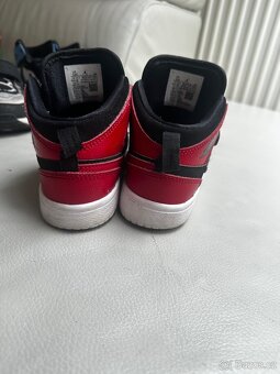 Air Jordan 1 - 3