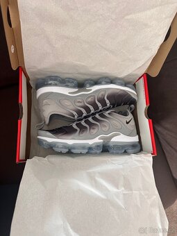Nike AIR VAPORMAX PLUS - 3