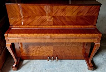 Piano Petrof 118 chippendale - Hnědý lesk - 3