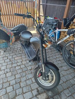 Prodám novější elektro motorku. Nejetou nevyužitá. - 3