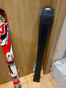 Dětské lyže Nordica Nordy 90 cm – skvělý stav, vázání Roxy - 3